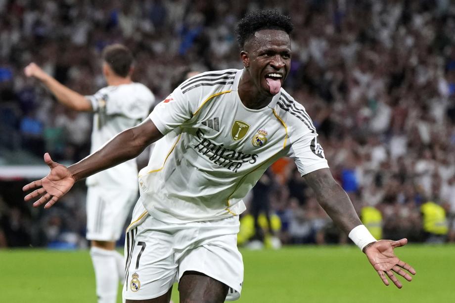 一直保持在 一直保持在