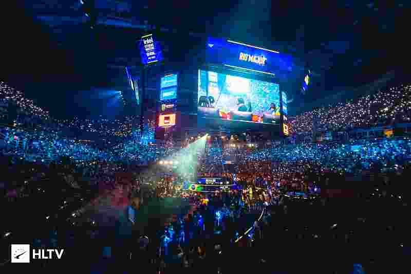 也伴隨著不 也伴隨著不